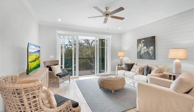 Moorings 15- beautiful riverfront condo