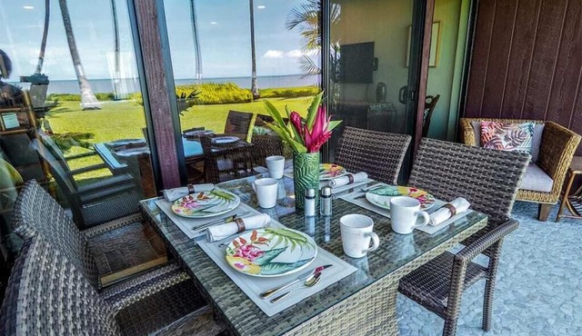 Modern Oceanfront W/Lanai and WiFi–Molokai Shores
