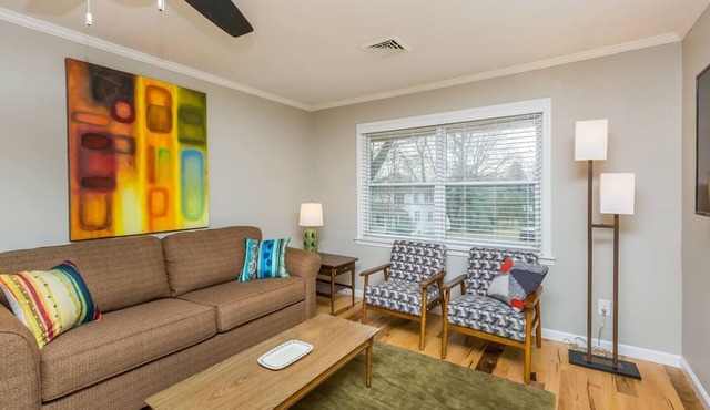 Luxurious 1BR Located Near Downtown & Hospital