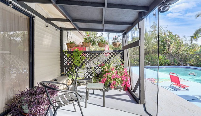 Serene West Palm Beach Gem: Outdoor Entertainment!