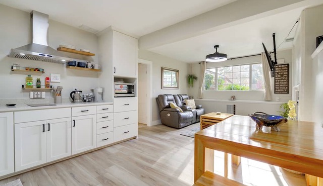 'The Silverlake Hideaway' - Chic Everett ADU