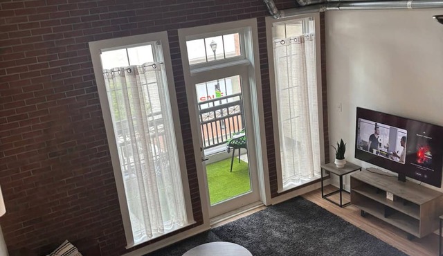 Chic 2BR2BA Loft – Atlantic Station, Walk to Shops, Dining & Events