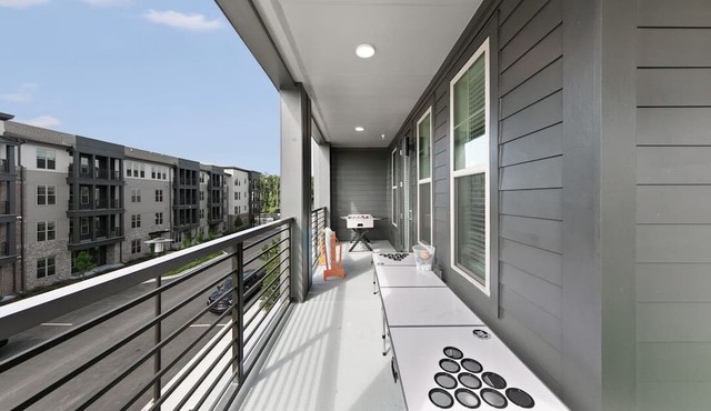 Paradise Escape: Stylish 3BR/2BA with Pool & Gym