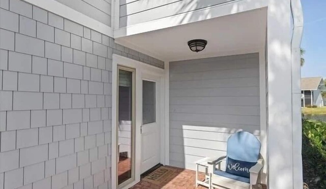 Waterfront 3BR Condo in Gated Sawgrass