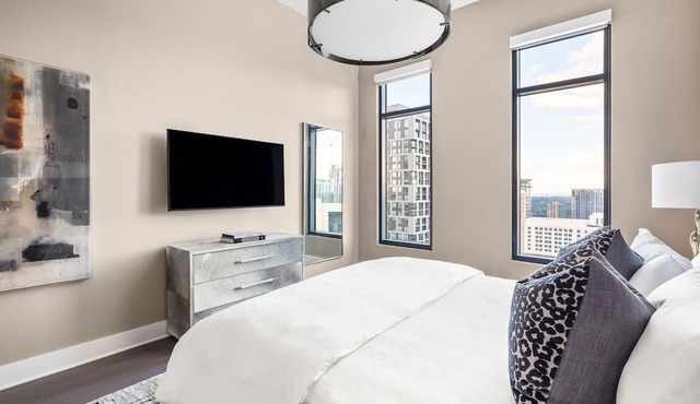 28th Floor - Sunrise Serenity Penthouse
