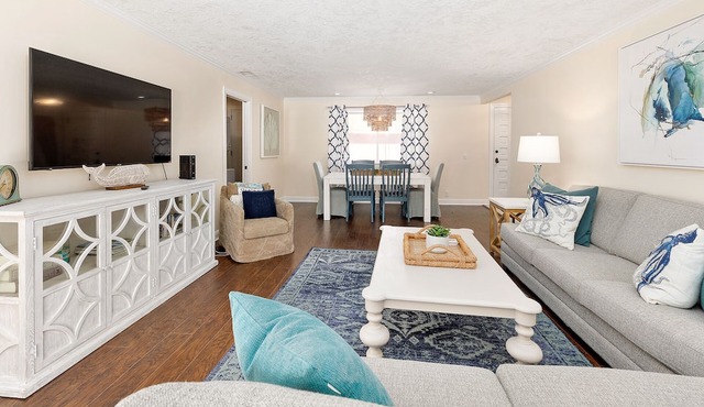 Amazing renovated Condo in Sea Palms. Perfect for golfers! St. Simons Island
