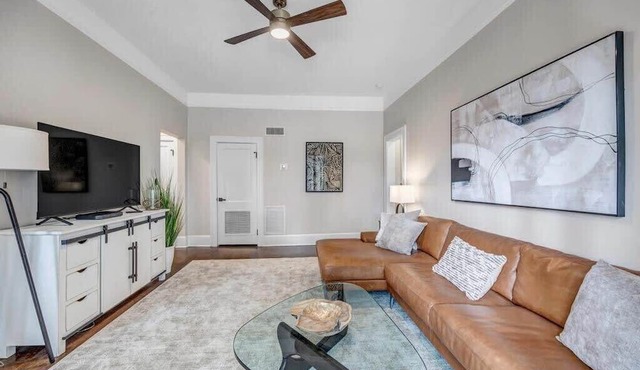 Historic Apt - Blocks from Shoppes of Avondale!