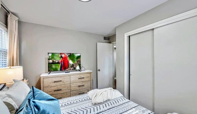 2 BR Apt New and Clean - Long Stays Welcome (apt8)