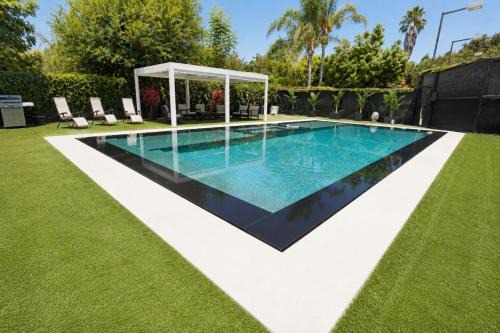 Sherman Oaks Retreat with Pool Game Room