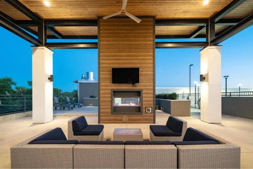 Landing Spectacular 2BD Courtyard Gym