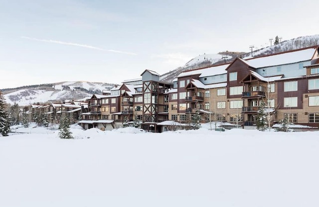 Last-Minute Savings! Penthouse with Ski-in/Ski-out Access and Private Hot Tub!